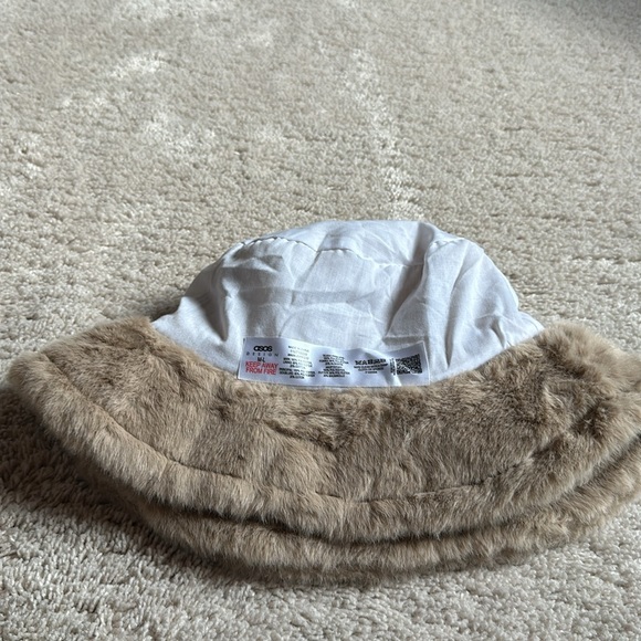 ASOS Faux Fur Bucket Hat - Picture 2 of 3